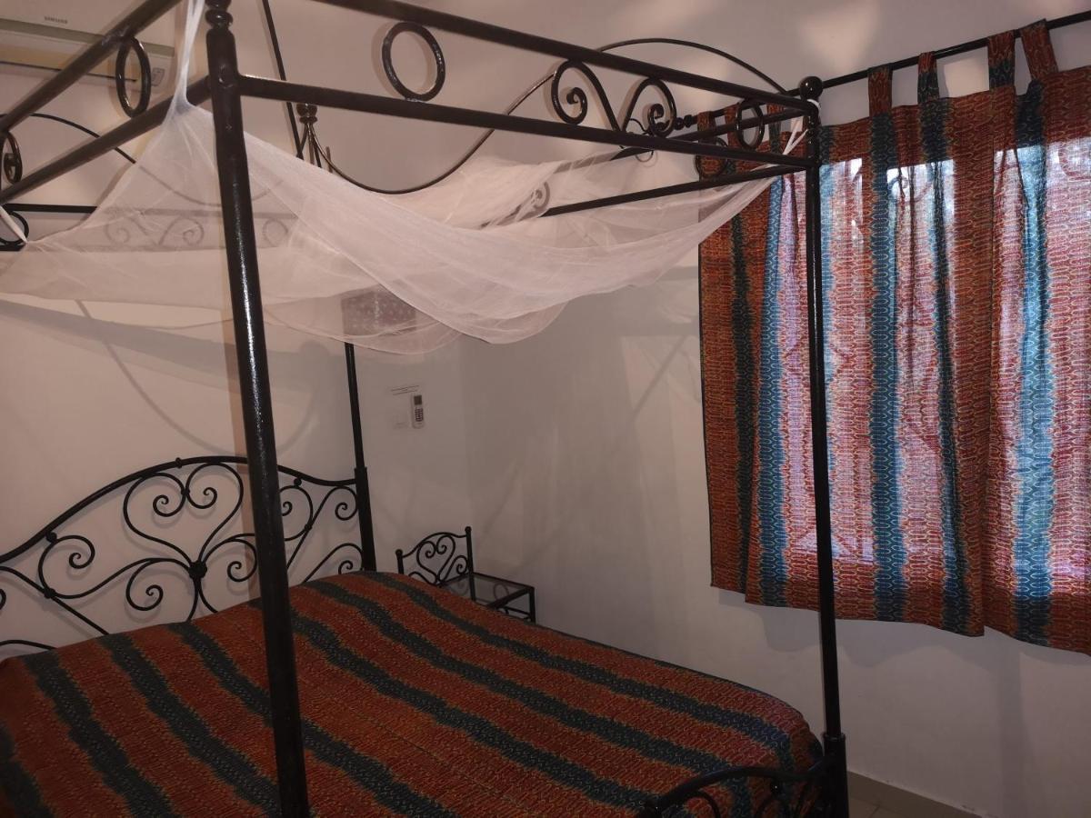 مبور Keur Baboune المظهر الخارجي الصورة